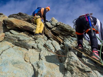024 - Das Gipfelkreuz kommt in Sicht